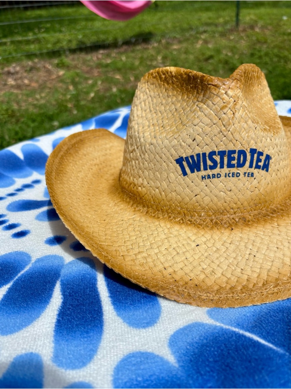 🌀☀️🌀 Twisted Tea Paper Straw Cowboy Hat w/ Blue Logo on Front 🤠 never worn 🌀☀️🌀